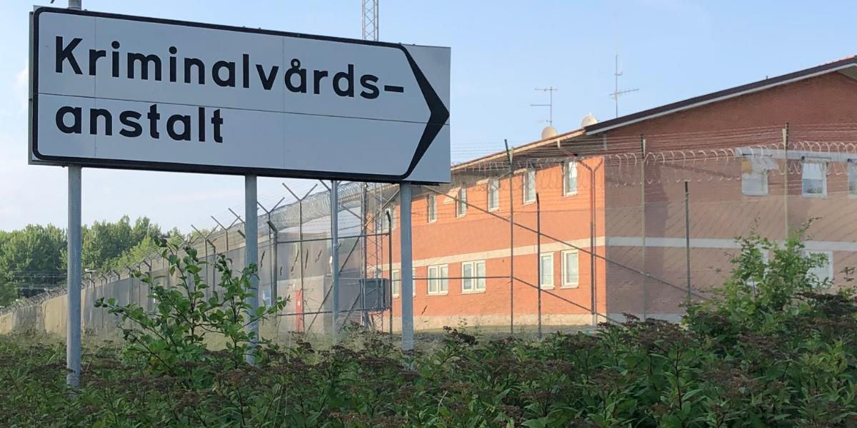 Våldet ökar i trånga fängelser