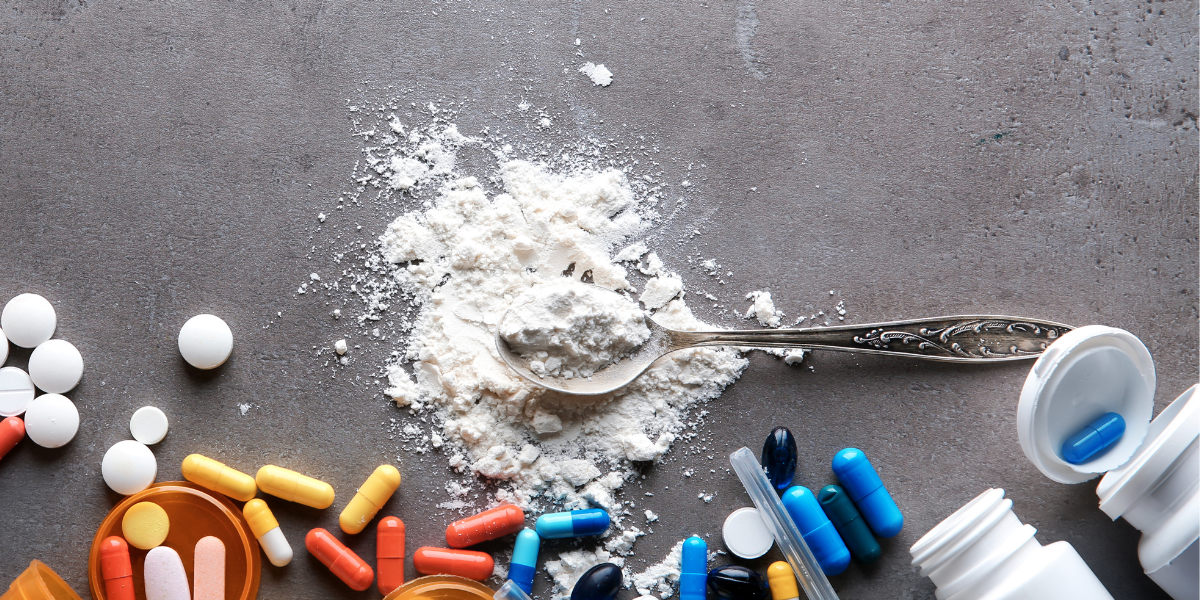 Kriminalvårdare köpte droger